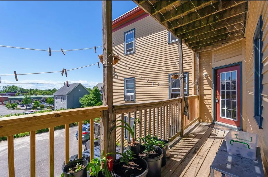 3 bed, 1200 sqft, $2,090 — Photo 4