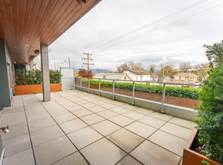 2408 Grant St #202, Vancouver, BC V5K3G4