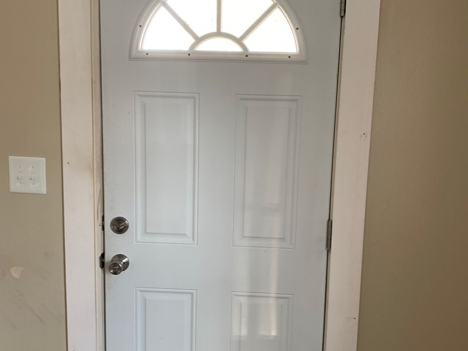 1st image of 231-233 Walnut St #233
