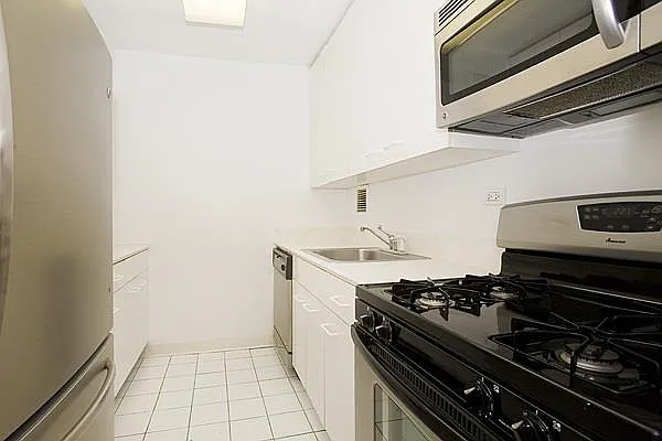 Rented by RELO REDAC INC. | media 15