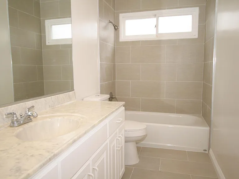 1290 Brightwood St — Photo 4