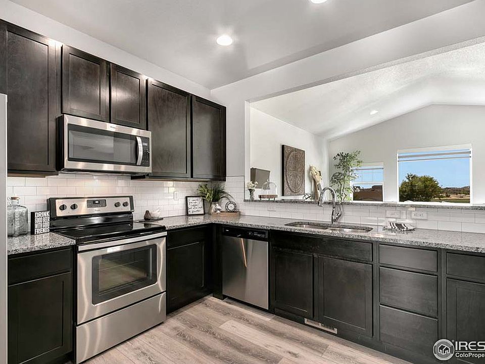1st image of 718 Finch Dr