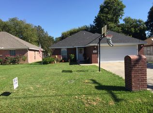 408 4th St, Nederland, TX 77627