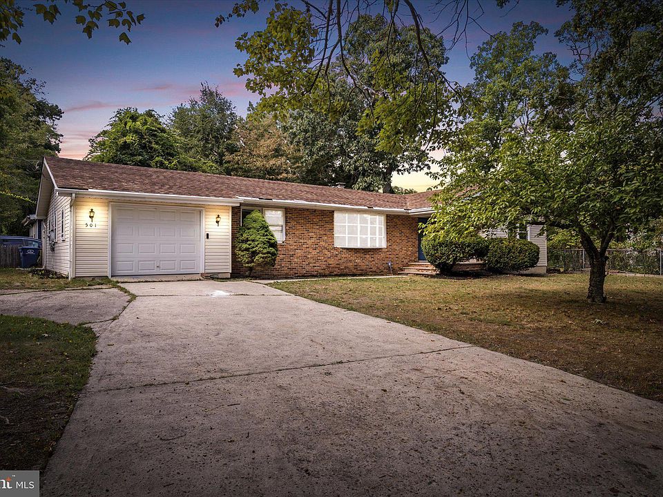 1st image of 501 N Lakeshore Dr