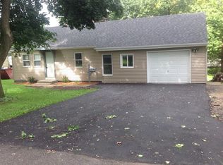 1137 S 4th St, Aurora, IL 60505