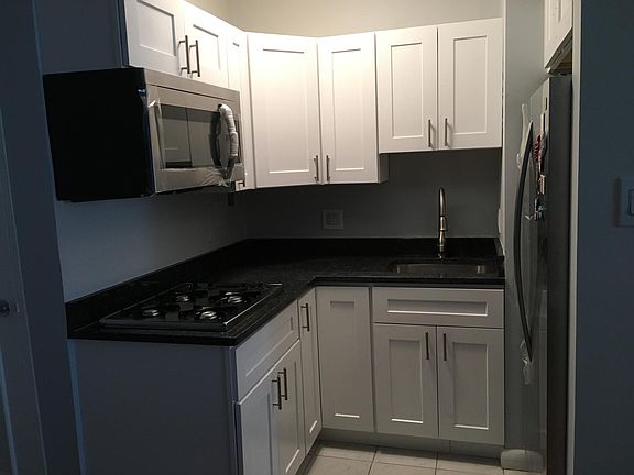 Newly Remodeled Kitchen 1