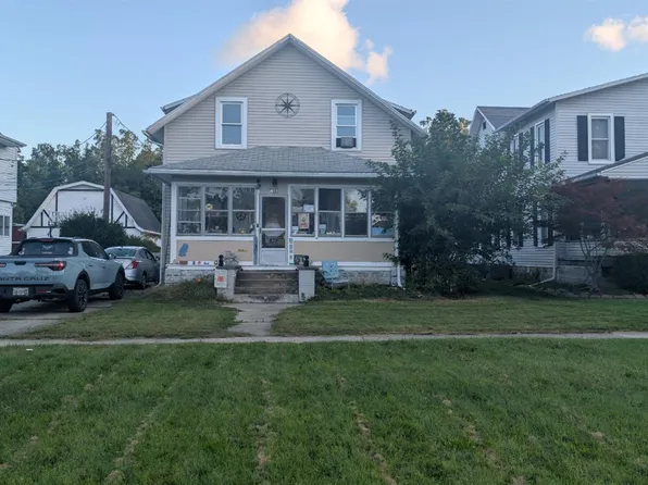 411 E 4th St, Port Clinton, OH 43452