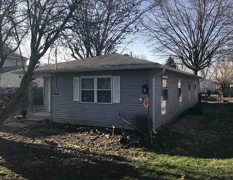 421 W Gimber St photo 1