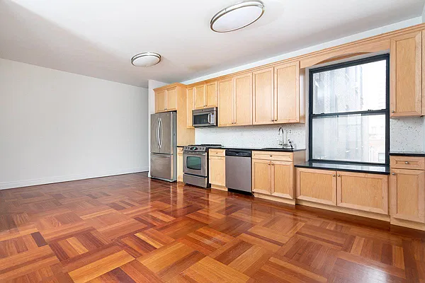 Rented by Bohemia Realty Group | media 4