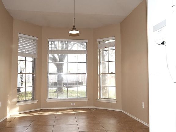 5th image of 1109 Kentra Dr