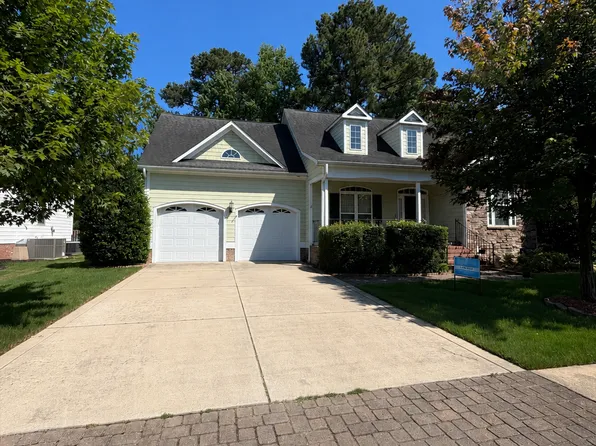 2409 Thorngrove Ct, Fayetteville, NC 28303