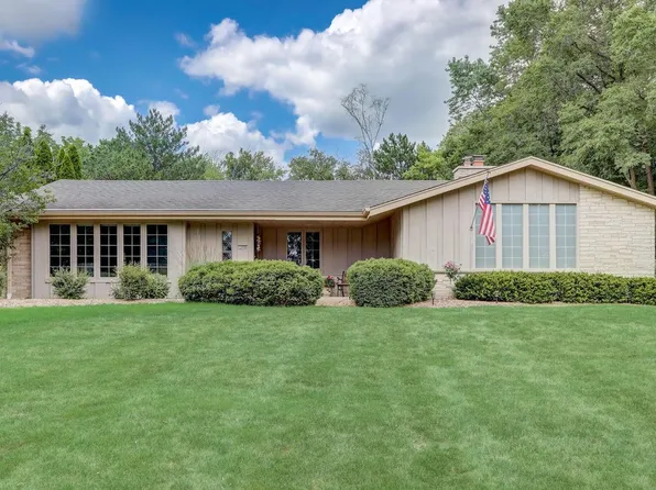 15900 Sky Cliff DRIVE, Brookfield, WI 53005