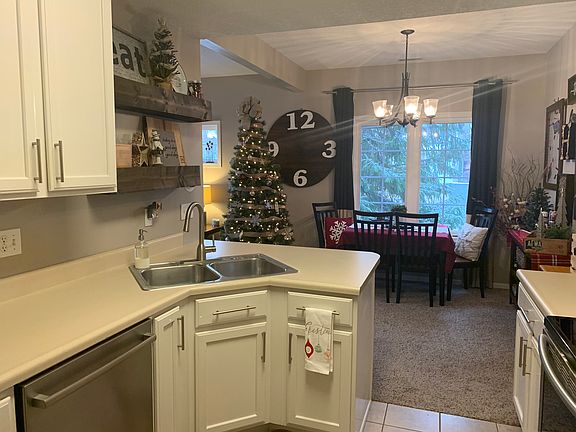 Kitchen & dinette