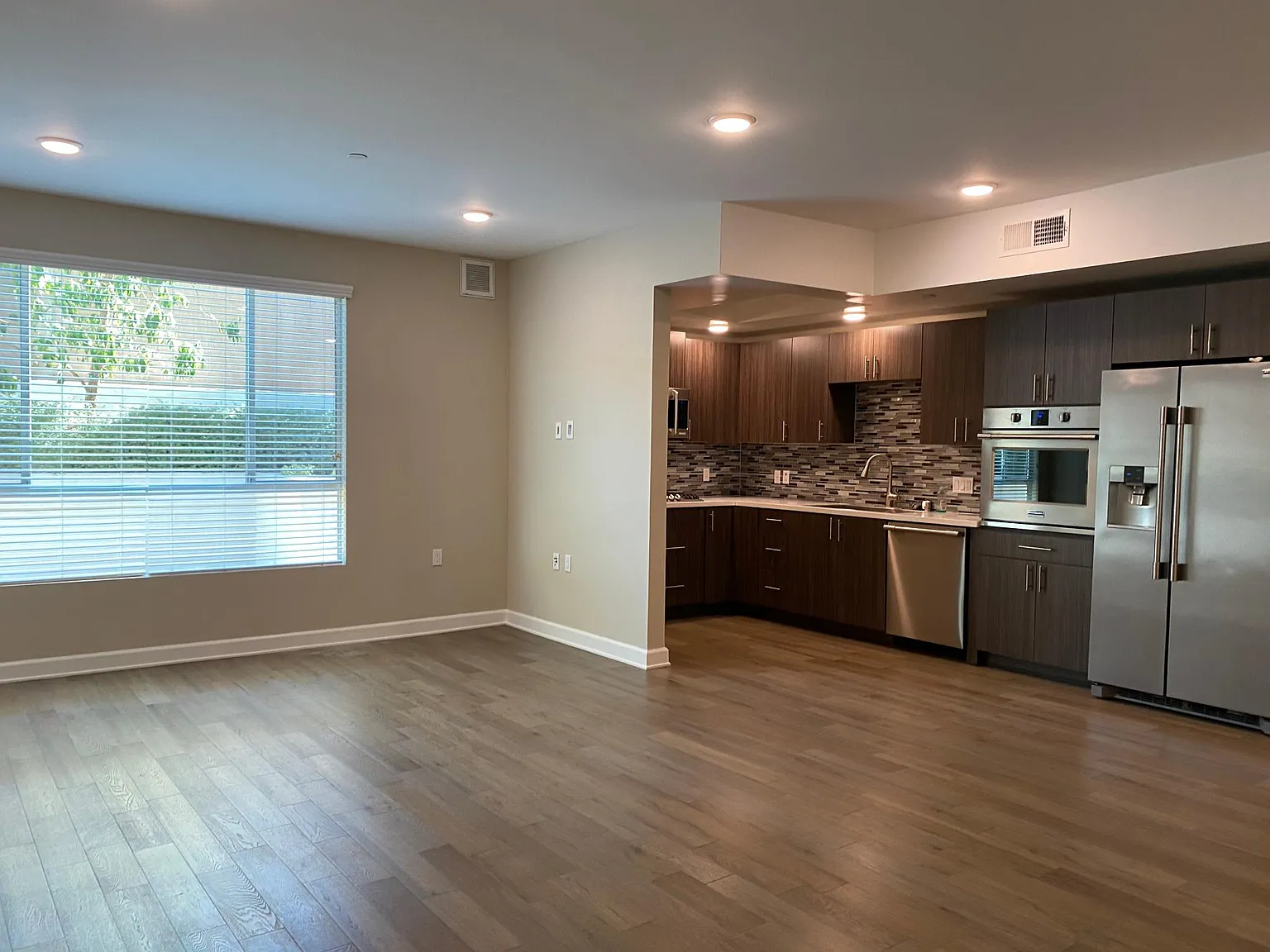 2 bed, 1249 sqft, $3,335 — Photo 3