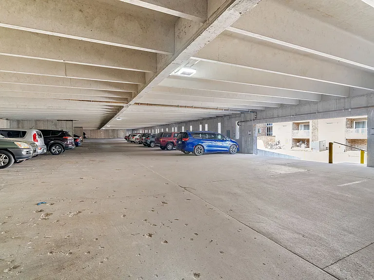 River Bluff Apartments — Photo 6