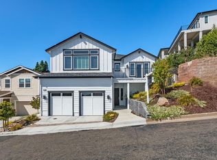 5720 Fairway Knoll Ln, Santa Rosa, CA 95403