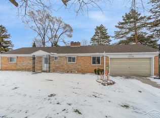 2558 Haenlein Dr, Saginaw, MI 48603