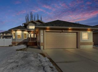 16 Askin Close, Red Deer, AB T4R2R7