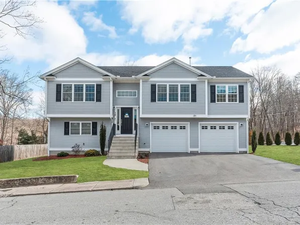 10 Cottage St, Manville, RI 02838