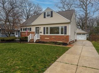 469 Oakmoor Rd, Bay Village, OH 44140