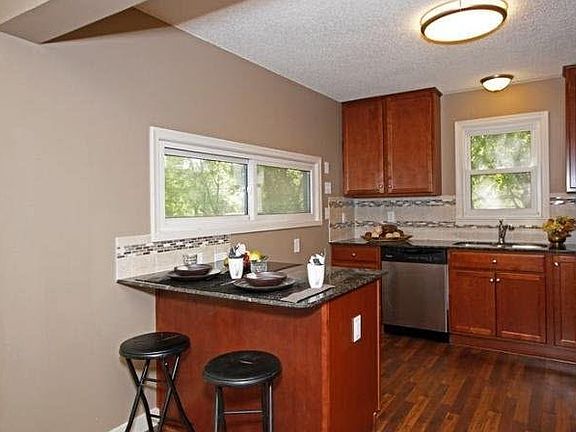 3rd image of 2325 Brookdale Drive