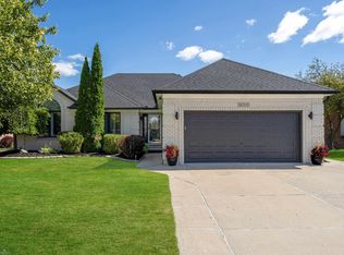 54312 Nicholas Dr, Macomb, MI