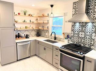 6002 Gateway Grn, Monona, WI 53716