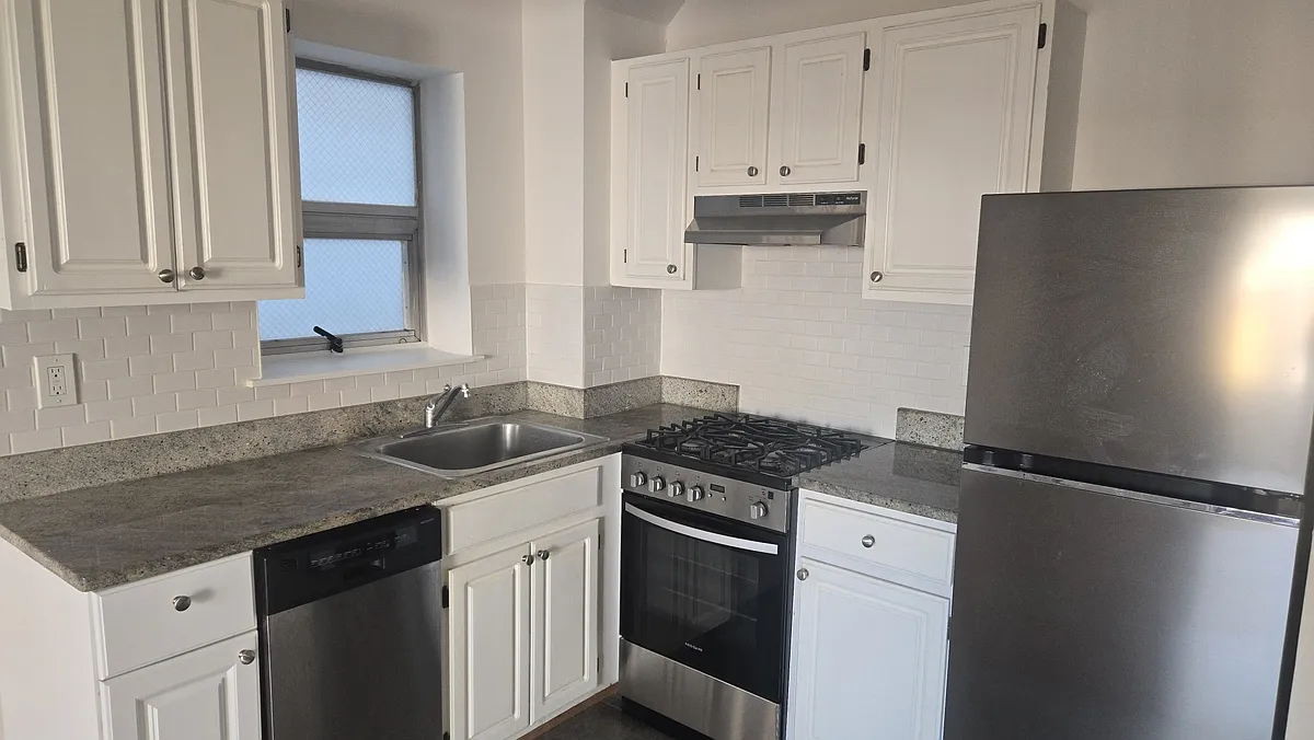 Building Photo - 34-12 34th St #3