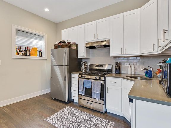 3rd image of 849 W Lill Ave #3P