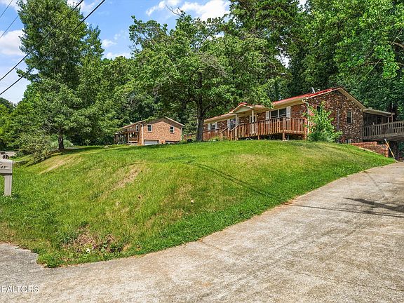 2nd image of 1443 Johnathan Dr