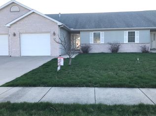 47 Somerset Dr #47B, Clinton, IL 61727