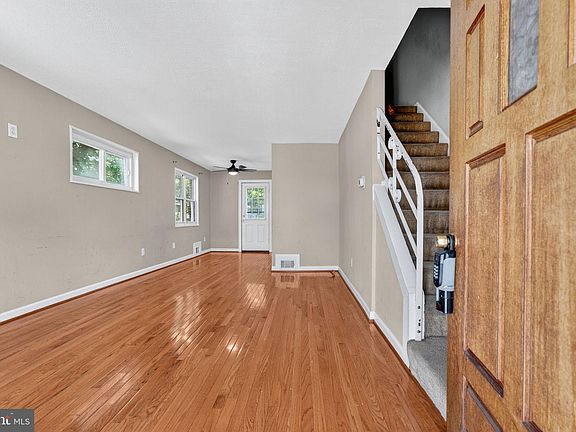 5th image of 6729 Radcliffe Dr