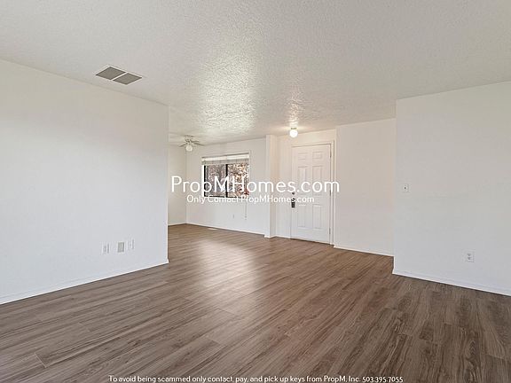 4th image of 1752 SW Pine St