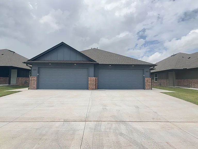 11515 University Dr — Photo 3