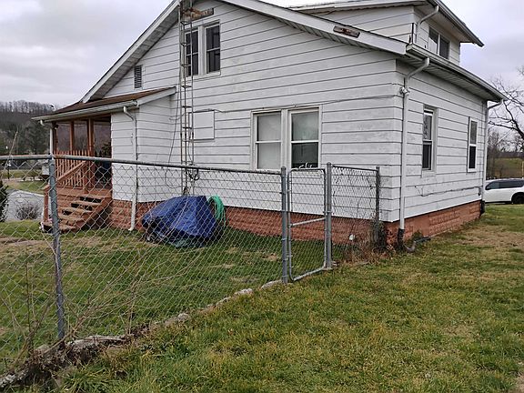 5th image of 225 Rose St