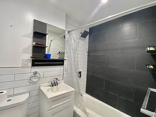 Rented by Bruma Realty LLC | media 16