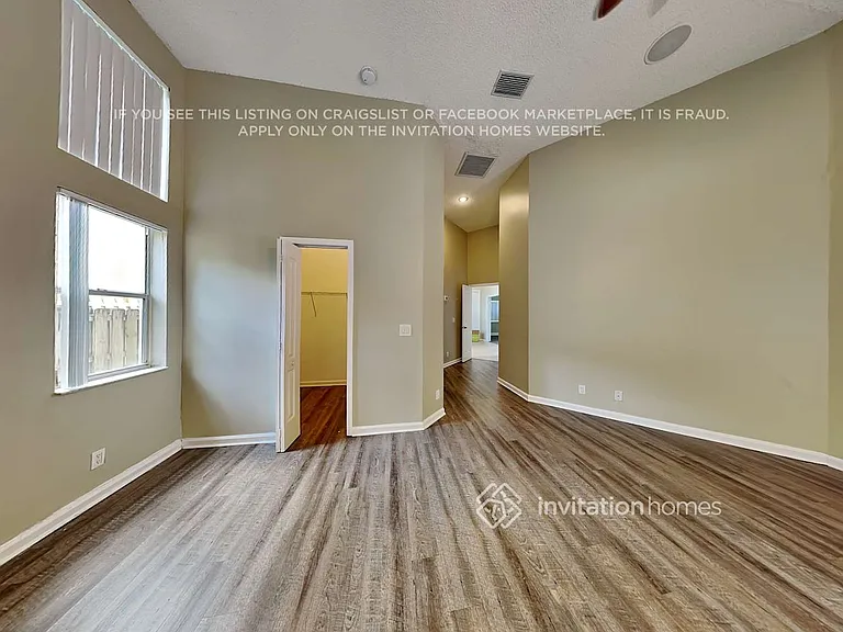 4433 NW 67th Ave — Photo 10