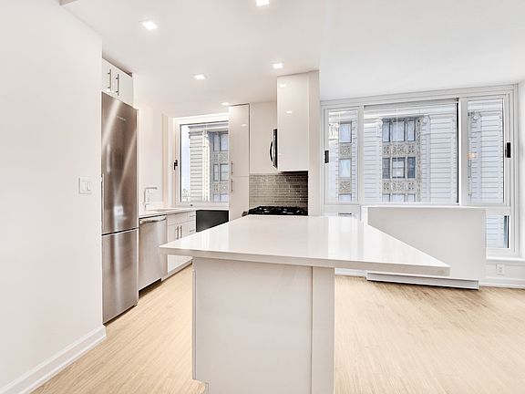 4th image of 1 Irving Pl APT G18a