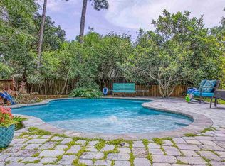 1806 Fuller Dr, Gulf Breeze, FL 32563