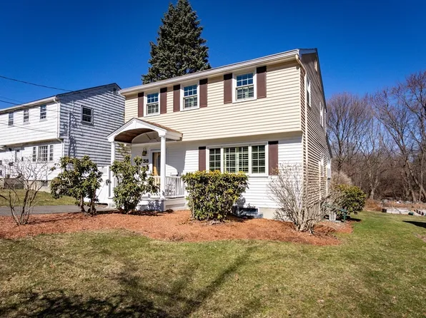 38 Grapevine Ave, Lexington, MA 02421