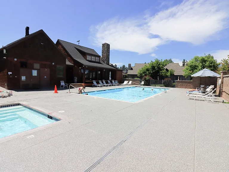 577 W Jefferson Ave — Photo 37