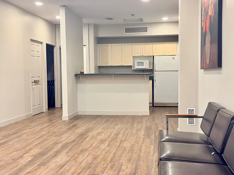 135 Maitland St S #204 — Photo 25