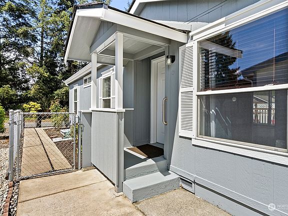 4th image of 15508 122nd Avenue Ct E #13