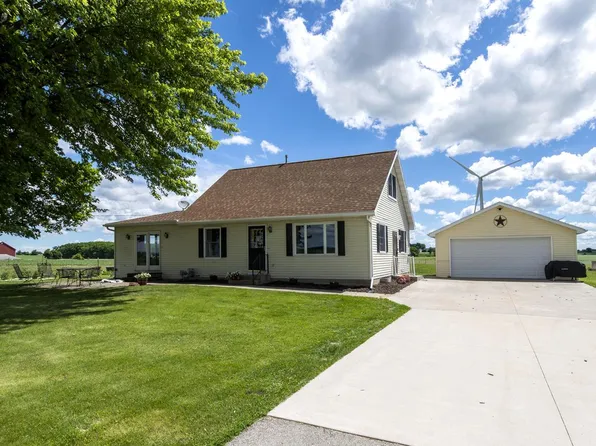 N10454 County Road V, Mayville, WI 53050