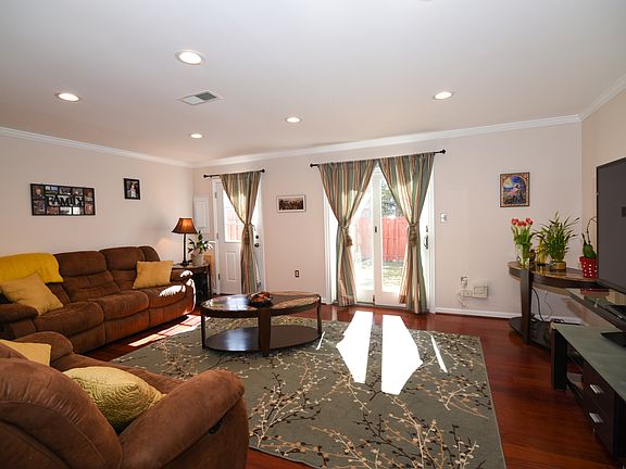 5th image of 712 N Concord Ct