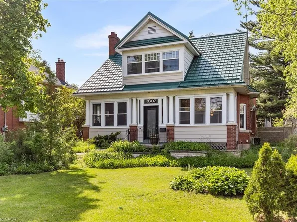 1807 Balsam Ave, Mississauga, ON L5J 1L3