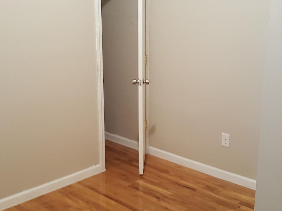 Middle Room Closet