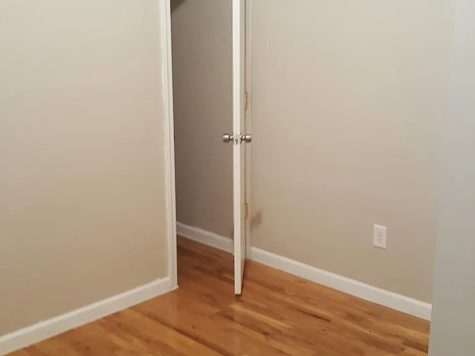 Middle Room Closet