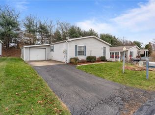 848 Wild Violet Dr, Pittsburgh, PA 15239