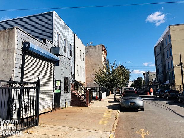 2nd image of 97 Suydam St